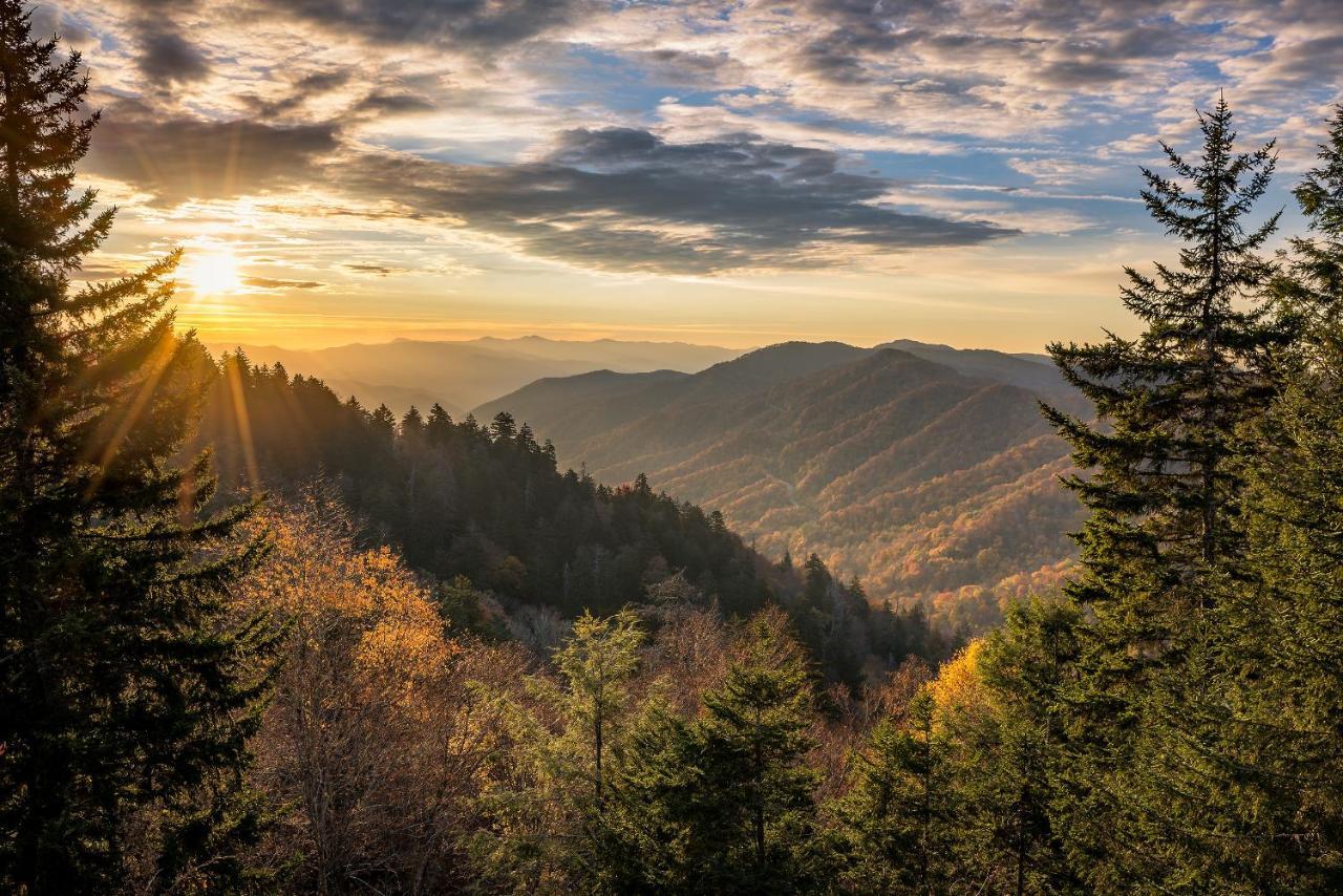 Saddle Ridge, 2 Bedrooms, Sleeps 8, Hot Tub, Pool Table, Arcade, Views Gatlinburg Exterior foto