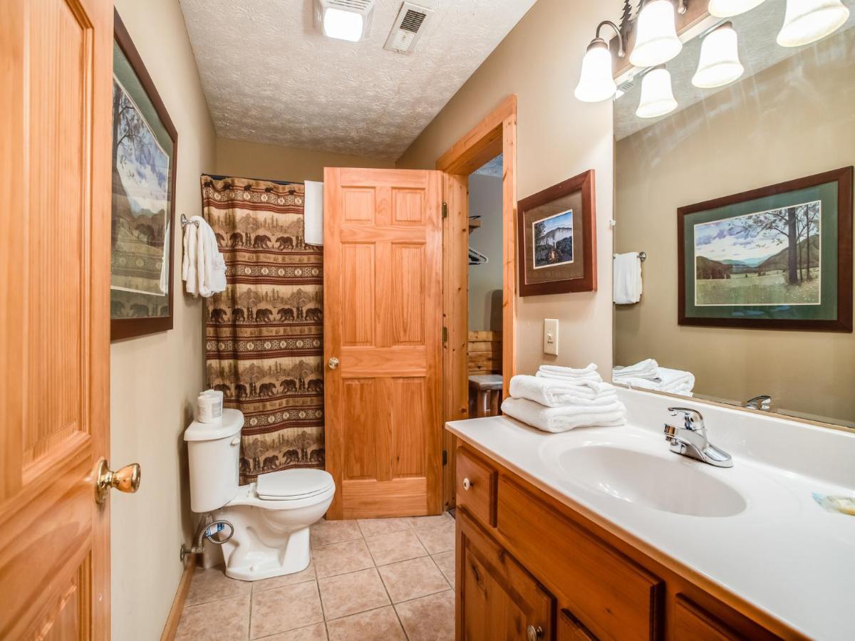 Saddle Ridge, 2 Bedrooms, Sleeps 8, Hot Tub, Pool Table, Arcade, Views Gatlinburg Exterior foto