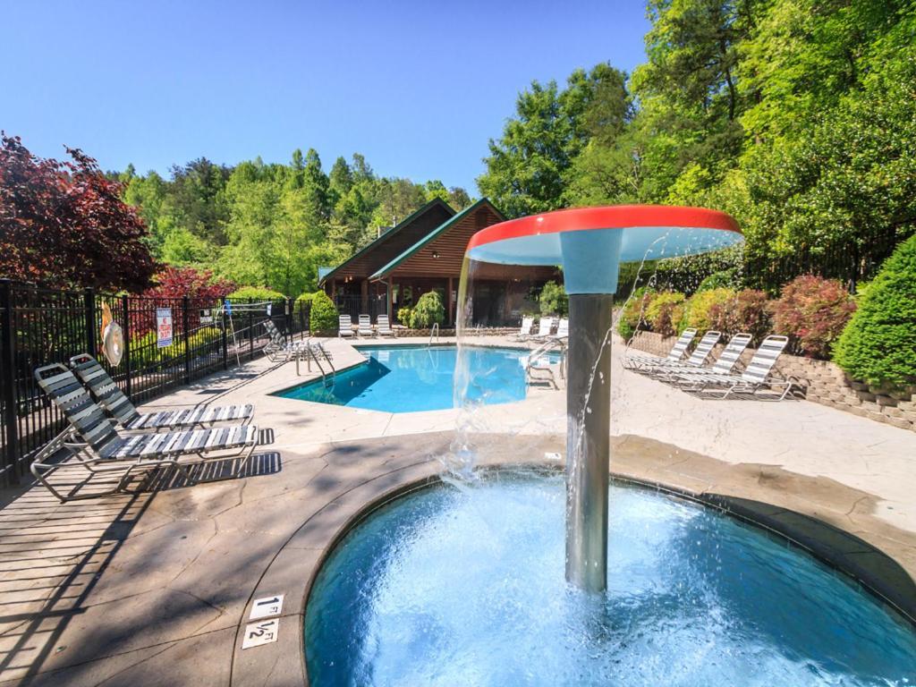 Saddle Ridge, 2 Bedrooms, Sleeps 8, Hot Tub, Pool Table, Arcade, Views Gatlinburg Exterior foto