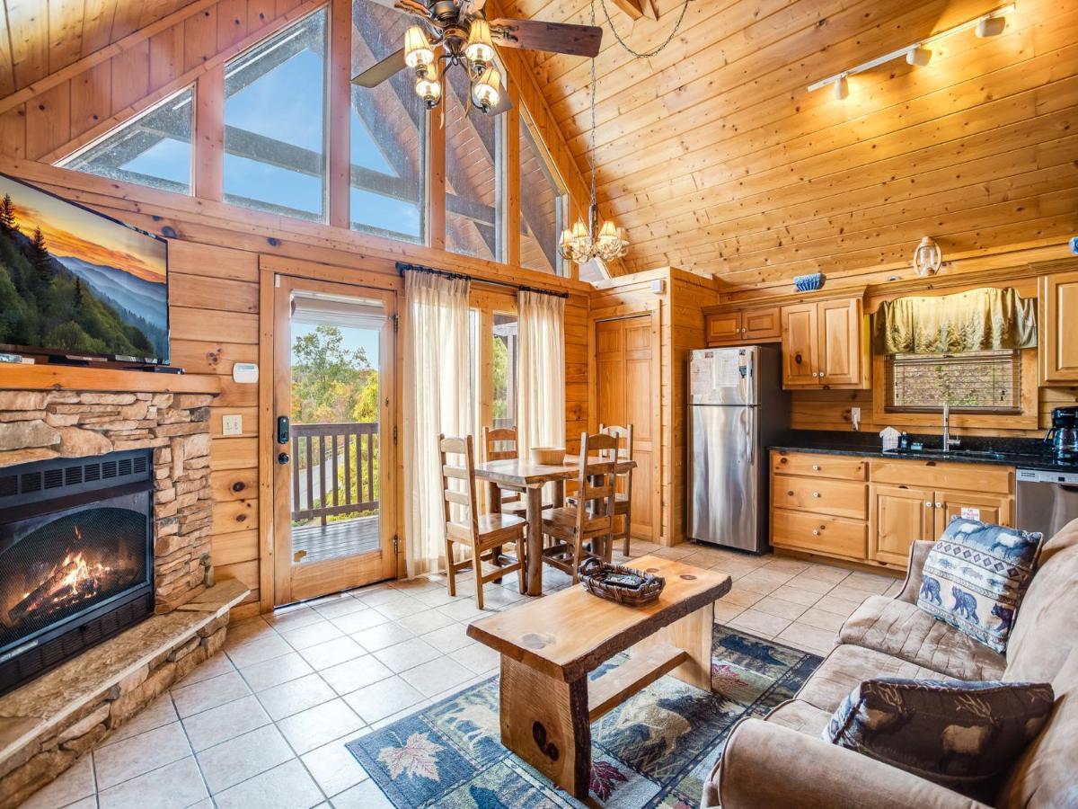 Saddle Ridge, 2 Bedrooms, Sleeps 8, Hot Tub, Pool Table, Arcade, Views Gatlinburg Exterior foto