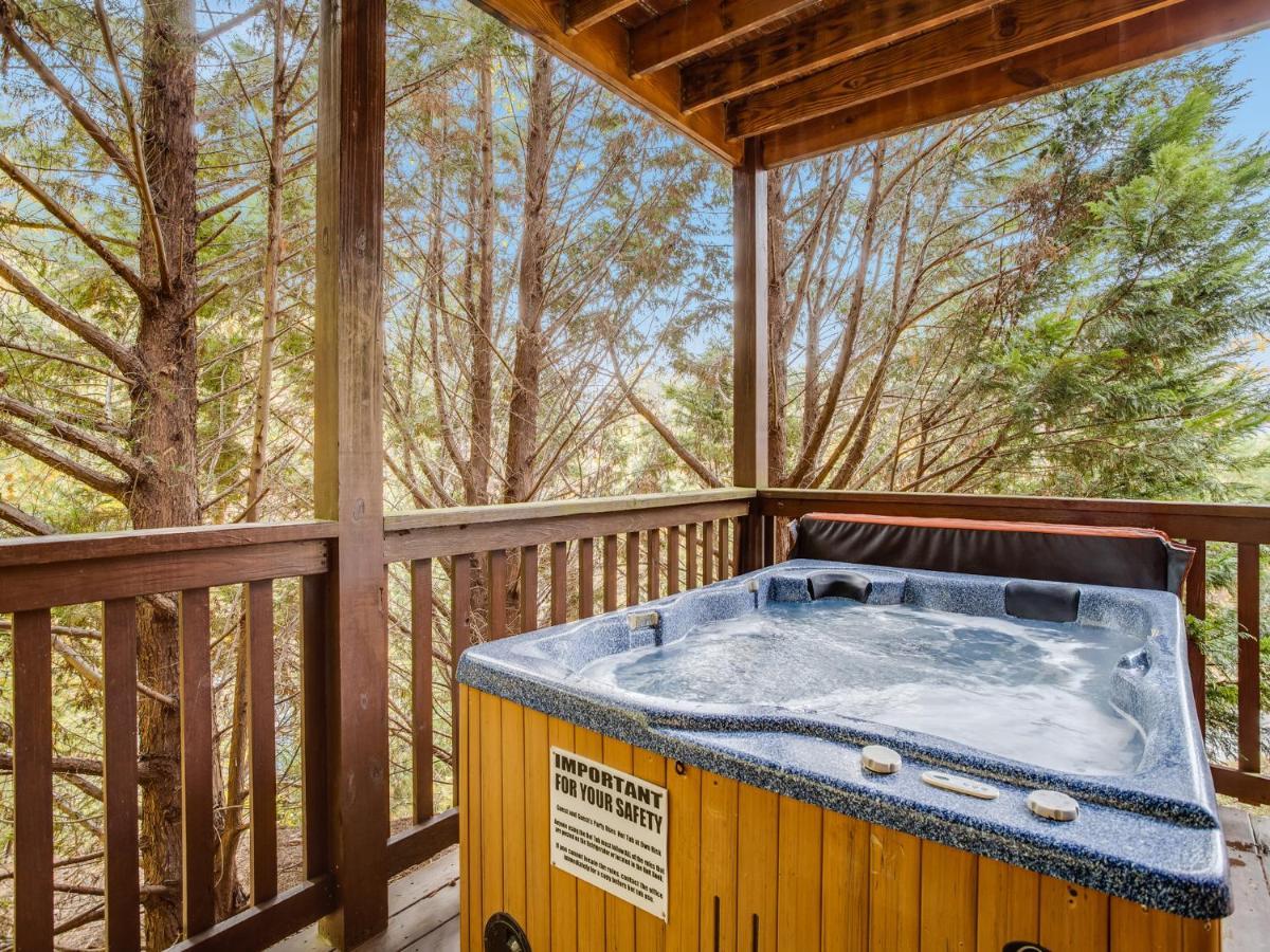 Saddle Ridge, 2 Bedrooms, Sleeps 8, Hot Tub, Pool Table, Arcade, Views Gatlinburg Exterior foto
