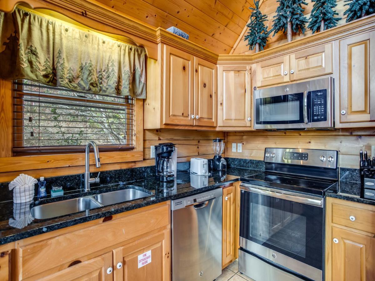 Saddle Ridge, 2 Bedrooms, Sleeps 8, Hot Tub, Pool Table, Arcade, Views Gatlinburg Exterior foto