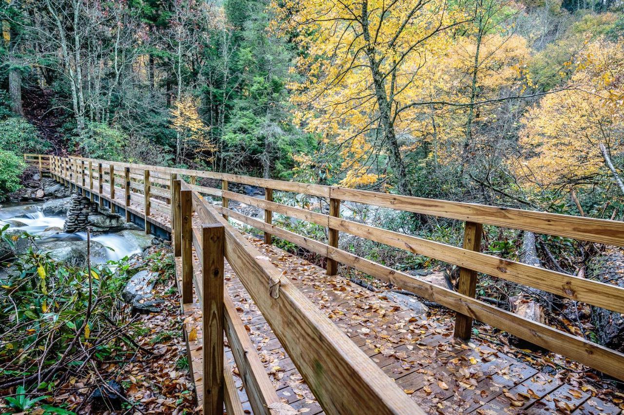 Saddle Ridge, 2 Bedrooms, Sleeps 8, Hot Tub, Pool Table, Arcade, Views Gatlinburg Exterior foto