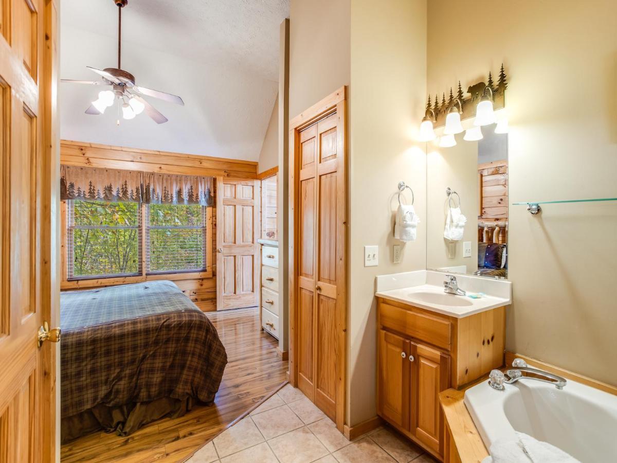 Saddle Ridge, 2 Bedrooms, Sleeps 8, Hot Tub, Pool Table, Arcade, Views Gatlinburg Exterior foto