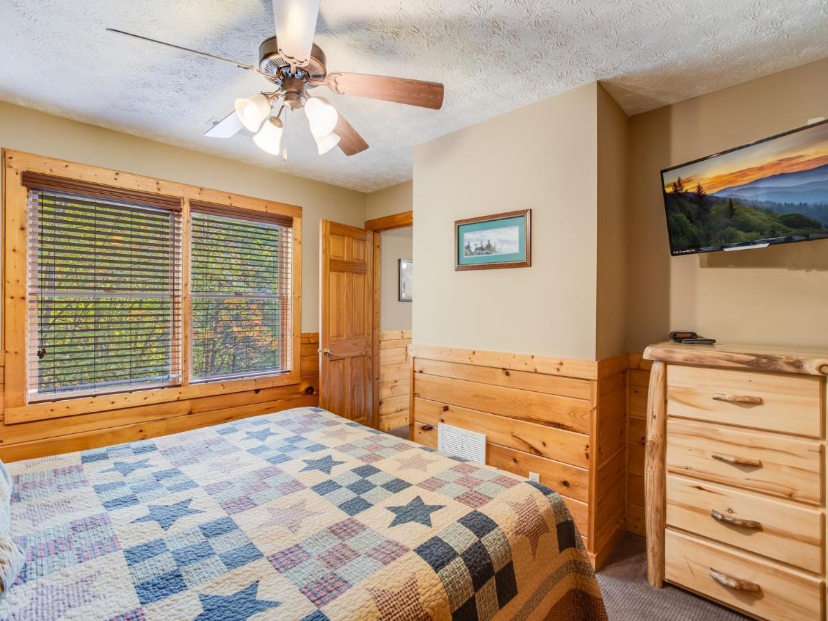 Saddle Ridge, 2 Bedrooms, Sleeps 8, Hot Tub, Pool Table, Arcade, Views Gatlinburg Exterior foto